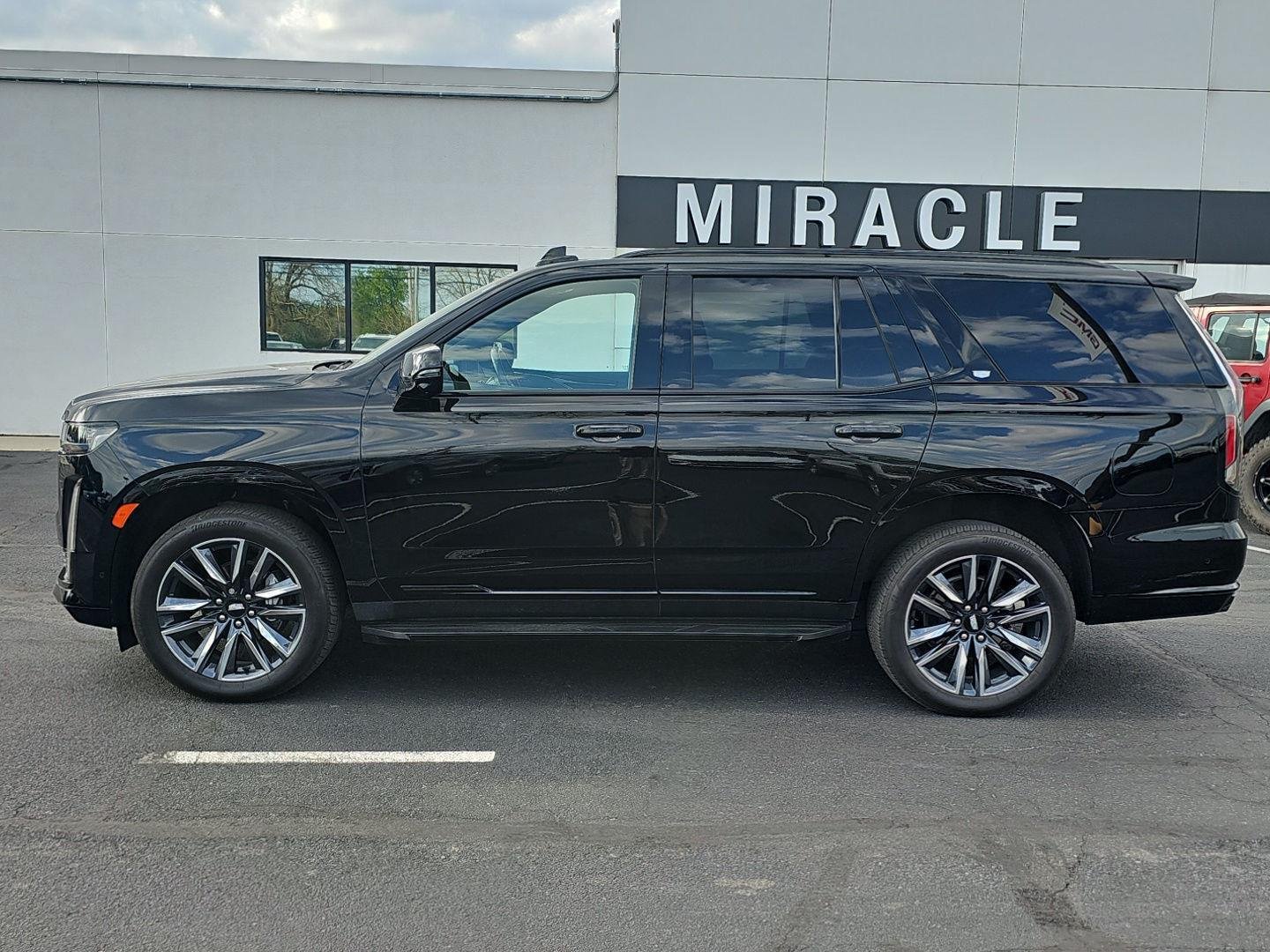 Used 2023 Cadillac Escalade Sport AWD/4WD image 4