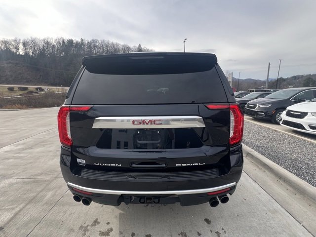 Used 2021 GMC Yukon XL Denali w/ Denali Premium Package image 4