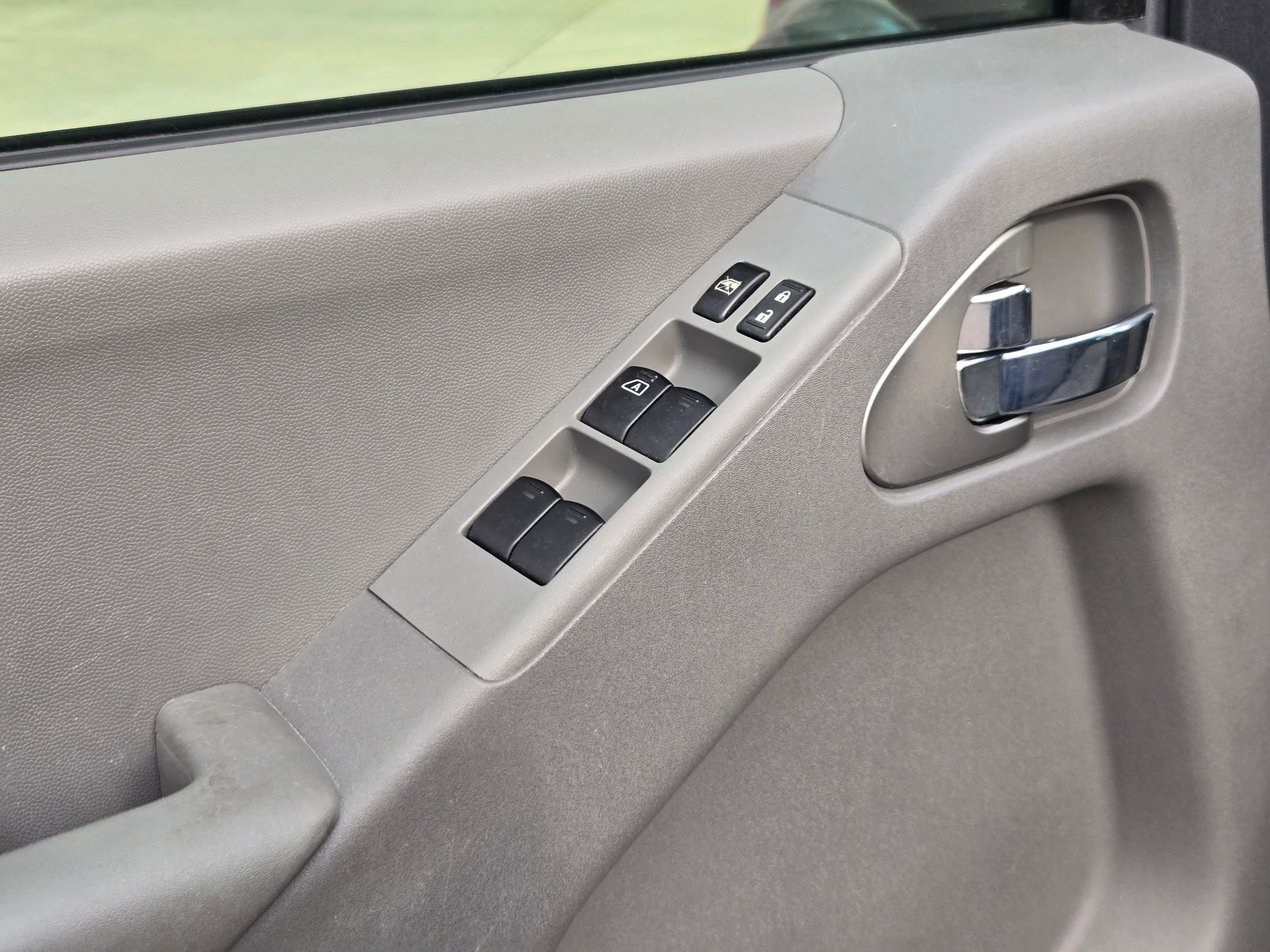 Used 2017 Nissan Frontier SV w/ SV Value Truck Package RWD image 11