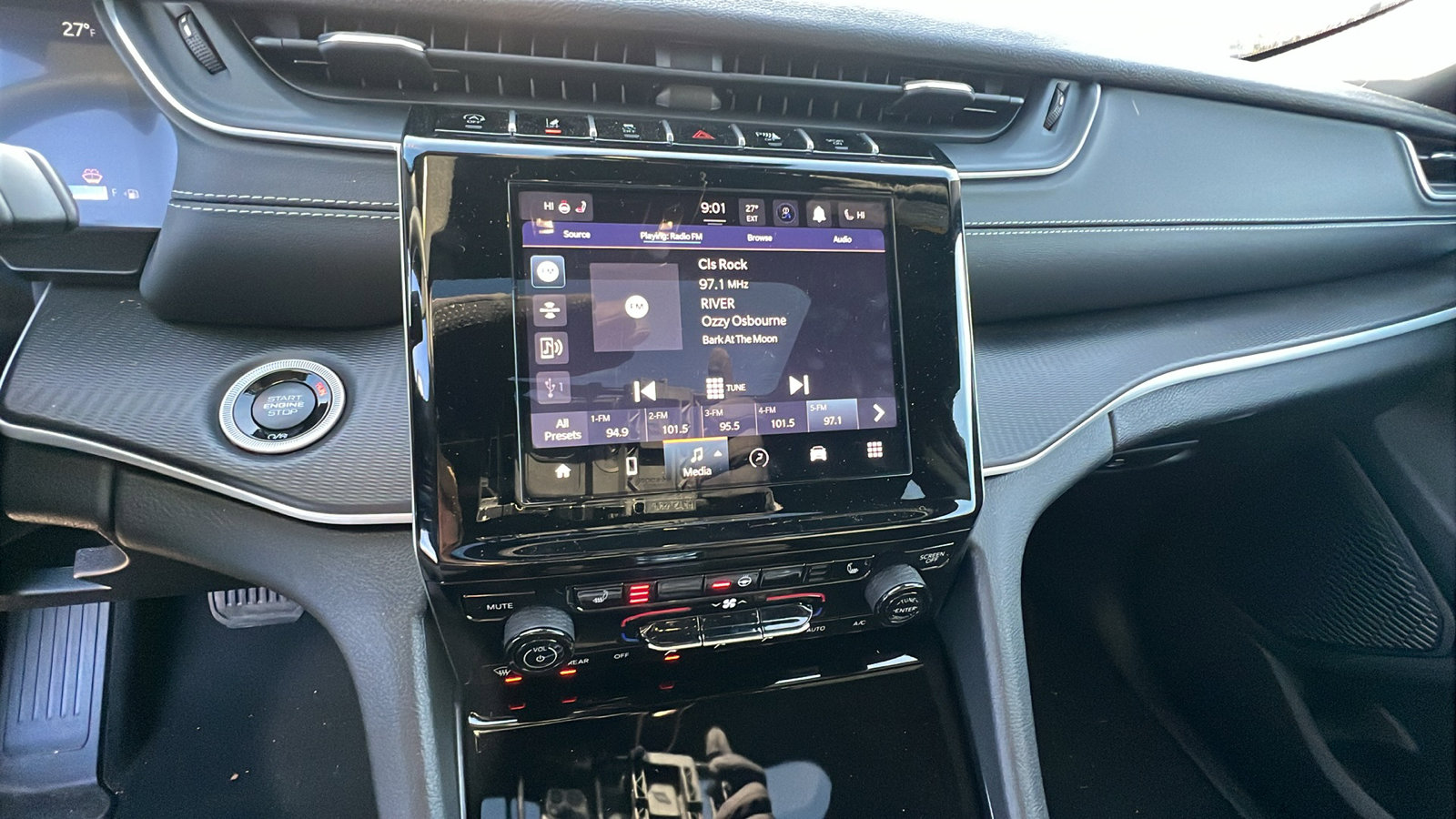 Used 2025 Jeep Grand Cherokee Altitude image 33