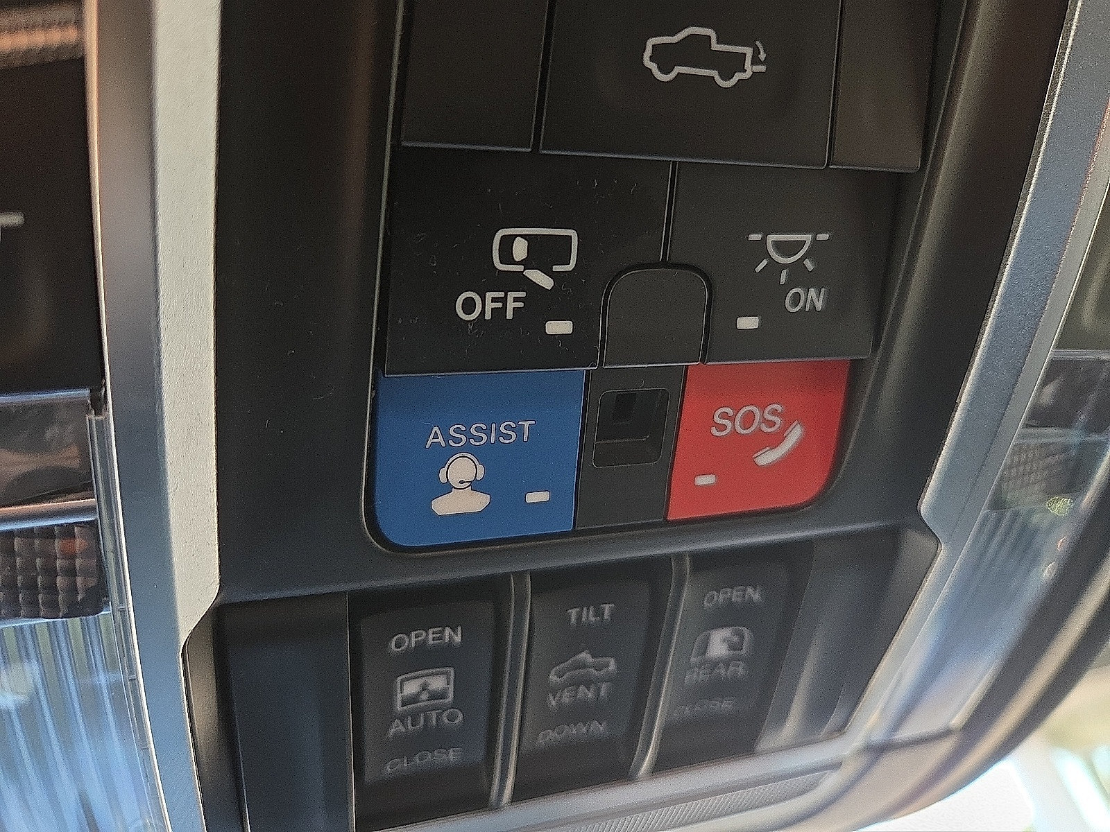 Used 2020 RAM 2500 Limited AWD/4WD image 22