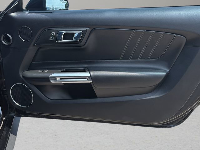 Used 2016 Ford Mustang Premium RWD image 9