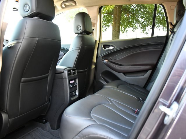 Used 2017 Buick Envision Essence image 19