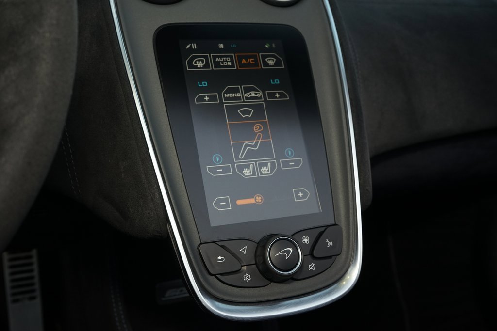 Used 2020 McLaren 600LT Spider image 21