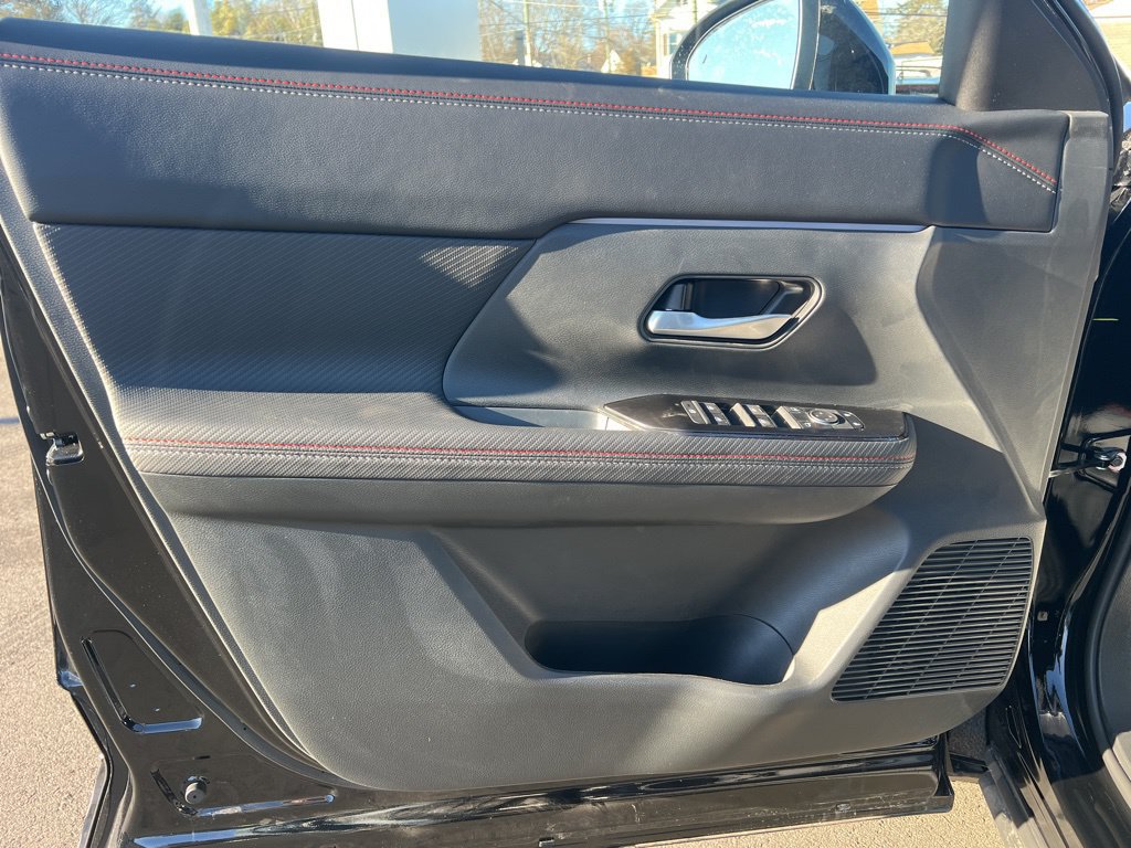 New 2026 Nissan Kicks SR w/ Cold Weather Package AWD/4WD image 26