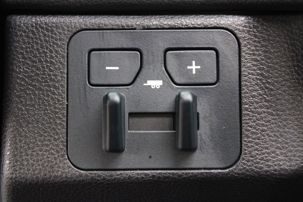 Used 2025 Toyota Sequoia Limited image 54