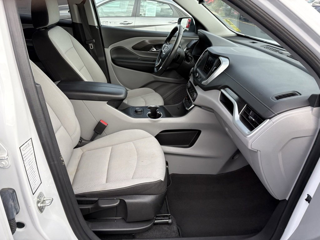 Used 2024 GMC Terrain SLE image 18