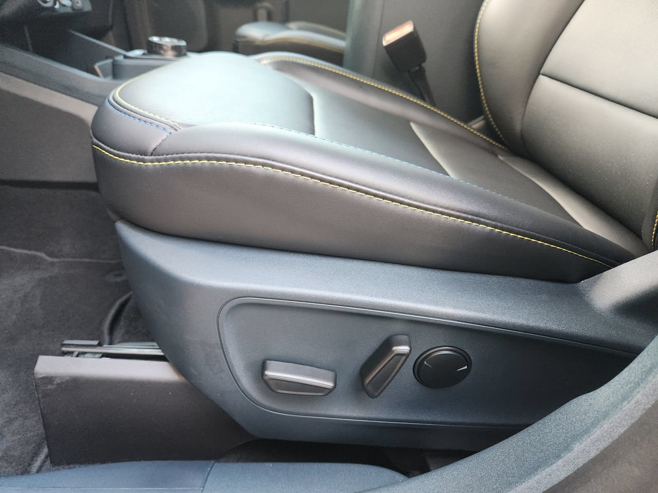 Used 2025 Ford Maverick Lobo AWD/4WD image 23