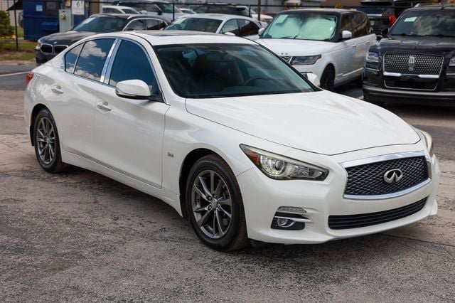 Used 2017 INFINITI Q50 Signature Edition w/ All Weather Package (L93) RWD image 18