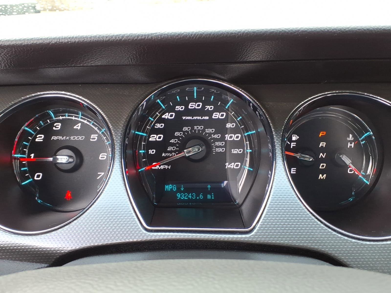 Used 2012 Ford Taurus SEL image 25