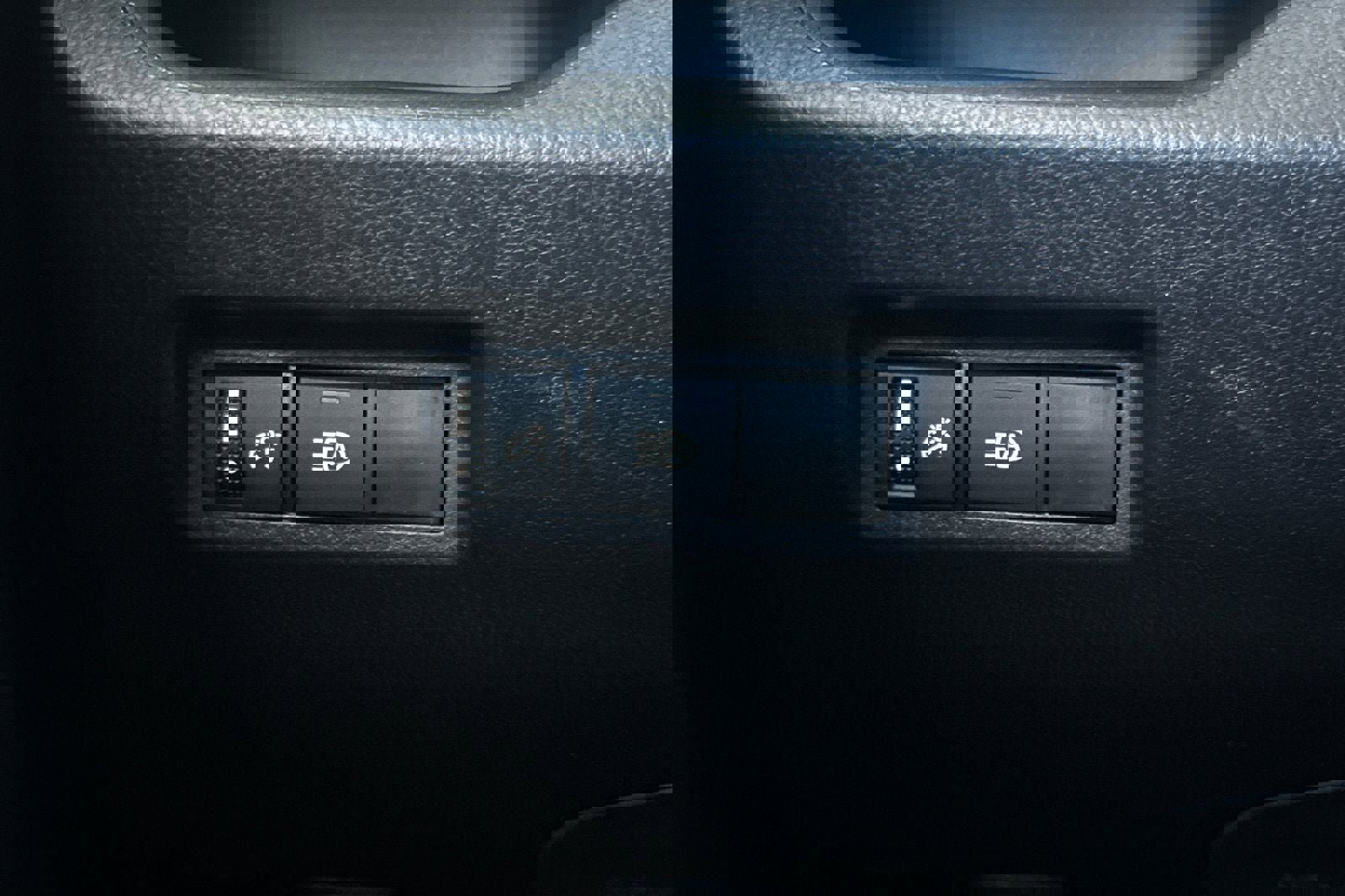 New 2025 Toyota RAV4 XLE image 31