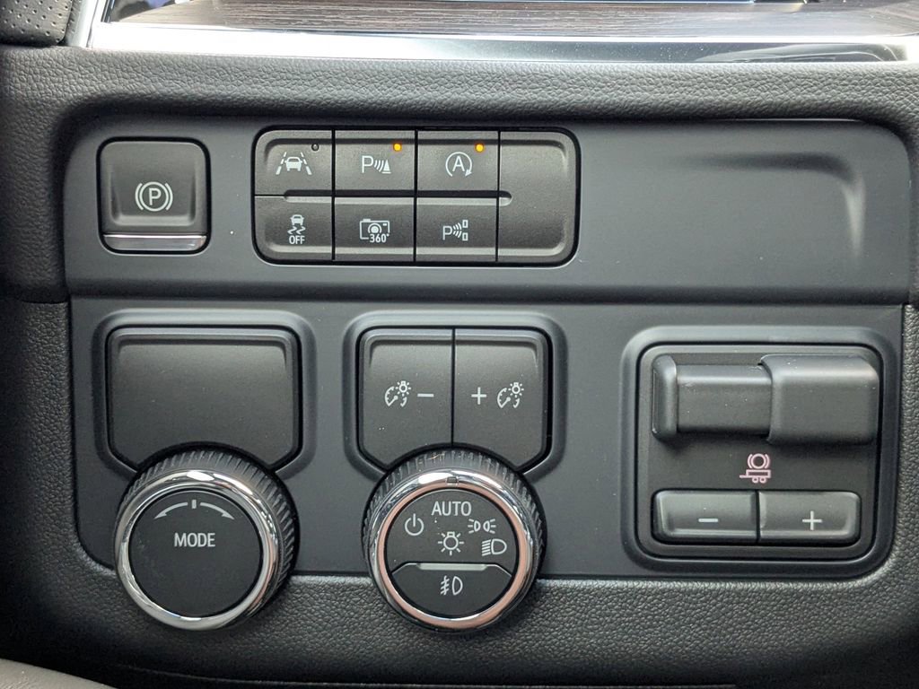 New 2025 Chevrolet Suburban Premier image 46