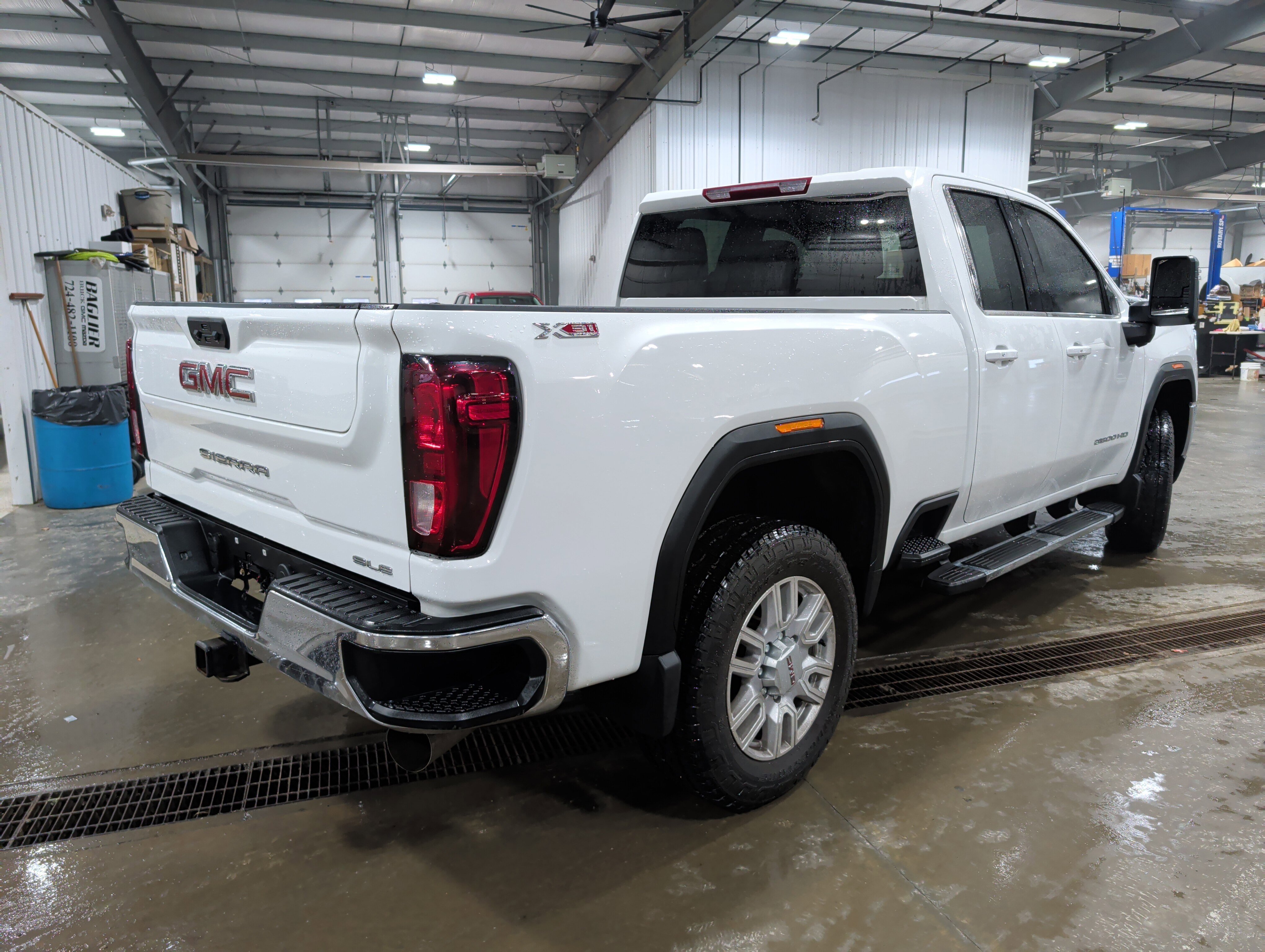 Used 2023 GMC Sierra 2500 SLE w/ SLE Value Package; image 3