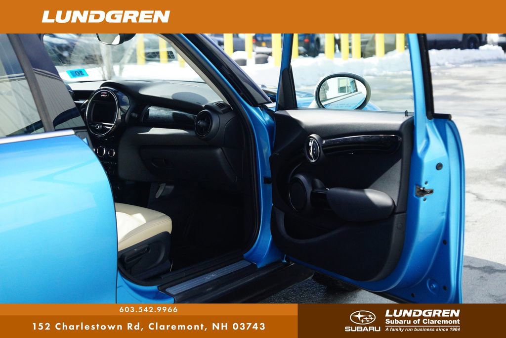 Used 2019 MINI Cooper 4-Door Hardtop image 8