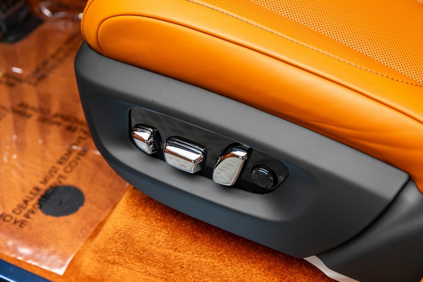 New 2026 Rolls-Royce Cullinan Black Badge image 13