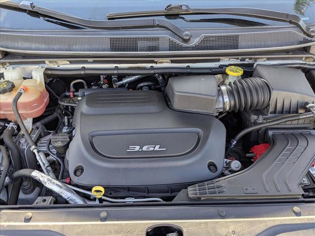 Used 2018 Chrysler Pacifica Touring-L Plus w/ S Appearance Package image 25