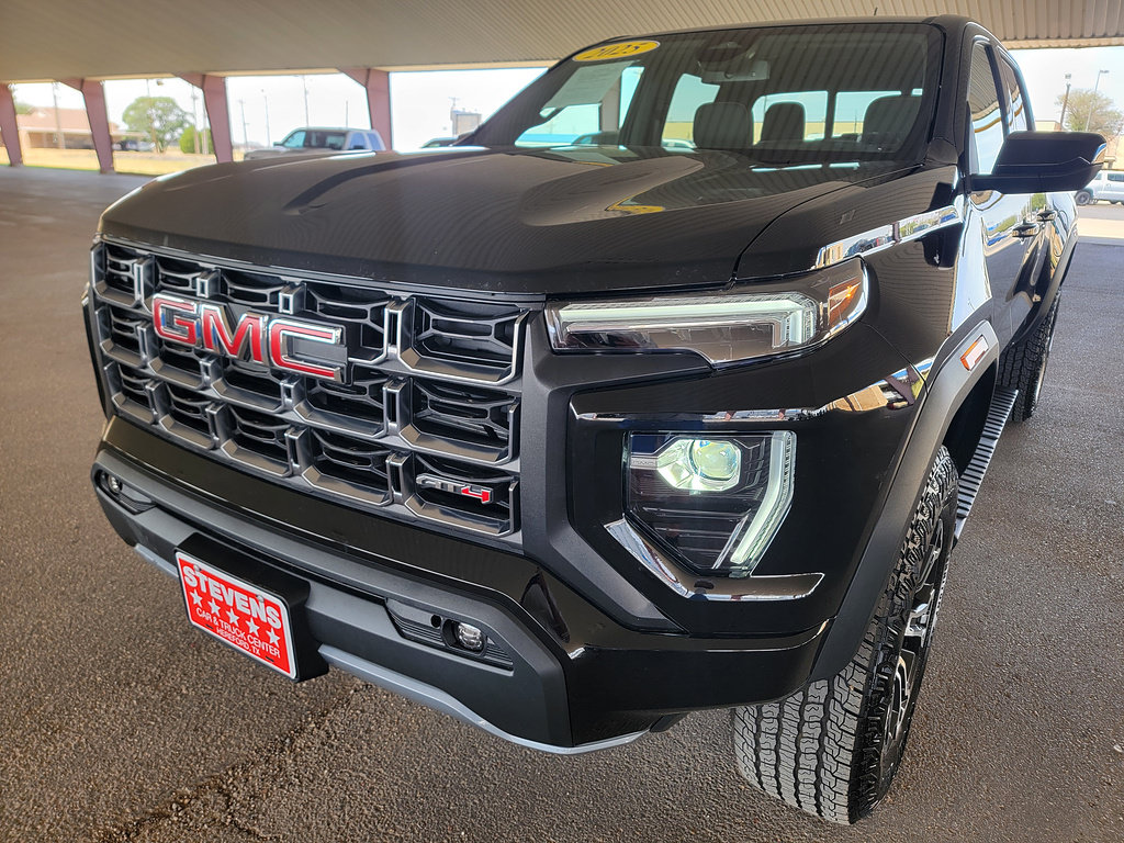 Used 2025 GMC Canyon AT4 w/ AT4 Premium Package AWD/4WD image 3