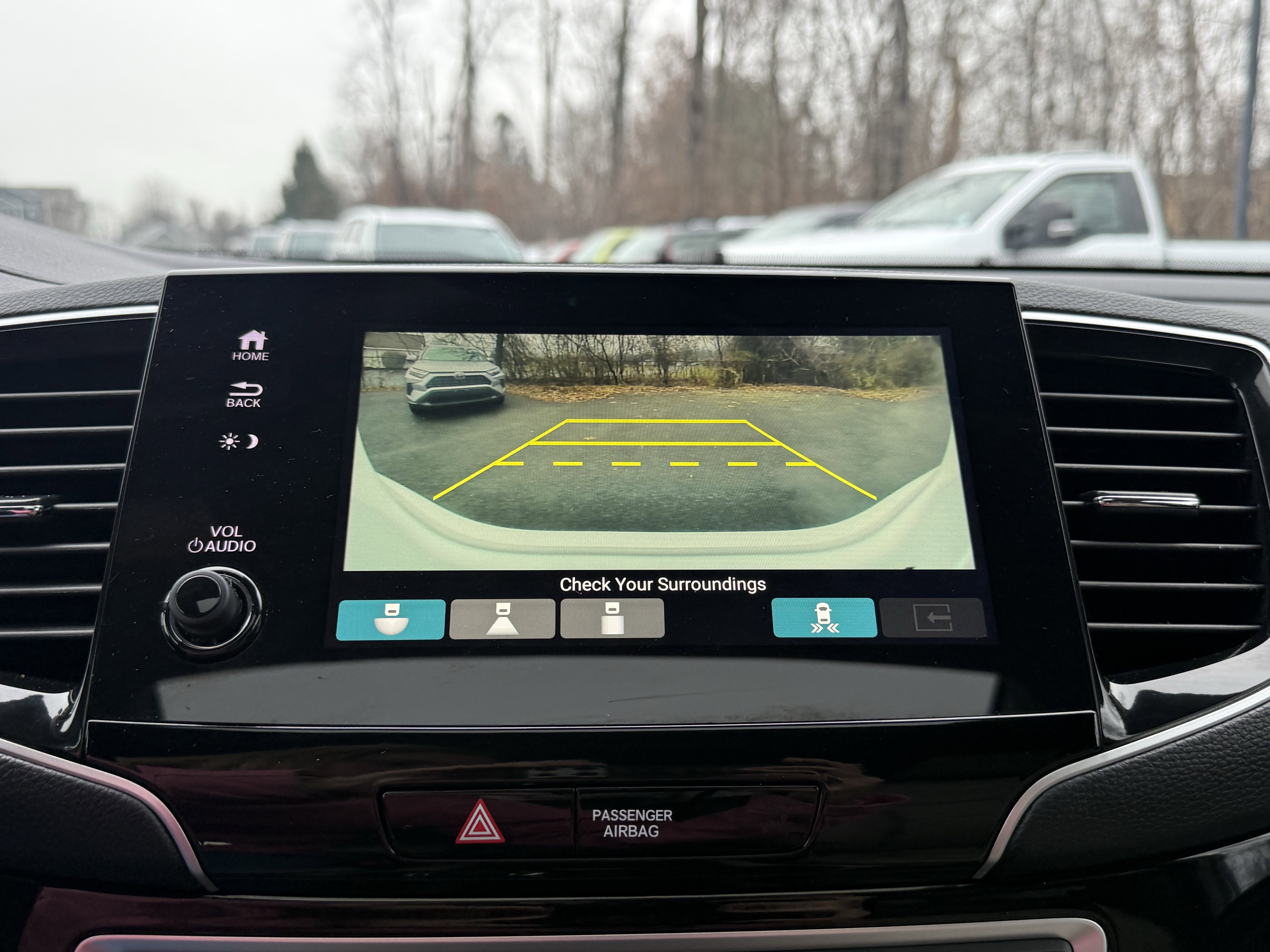 Used 2020 Honda Pilot Touring image 3