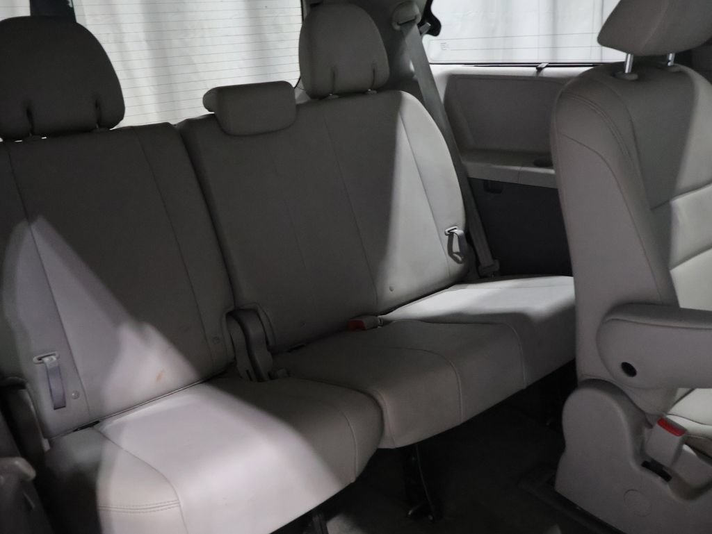 Used 2015 Toyota Sienna XLE AWD/4WD image 20