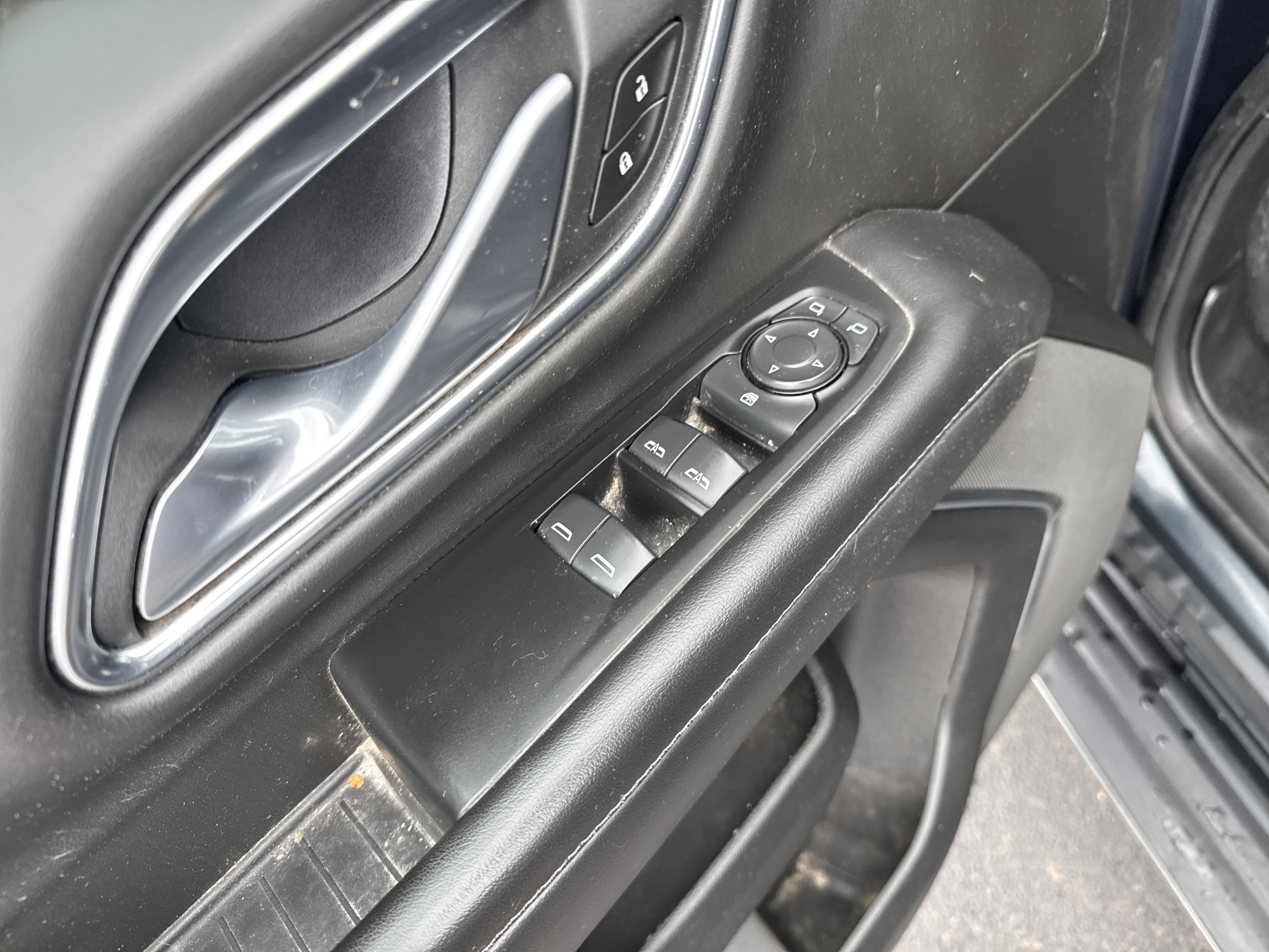 Used 2022 Chevrolet Tahoe LS AWD/4WD image 17