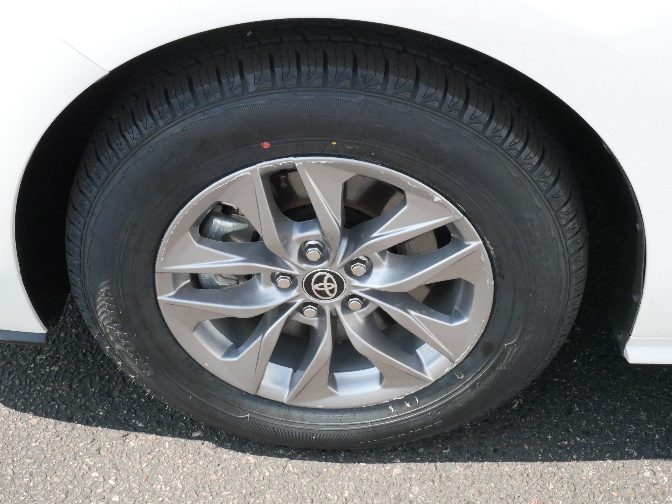 Certified 2026 Toyota Sienna LE FWD image 15