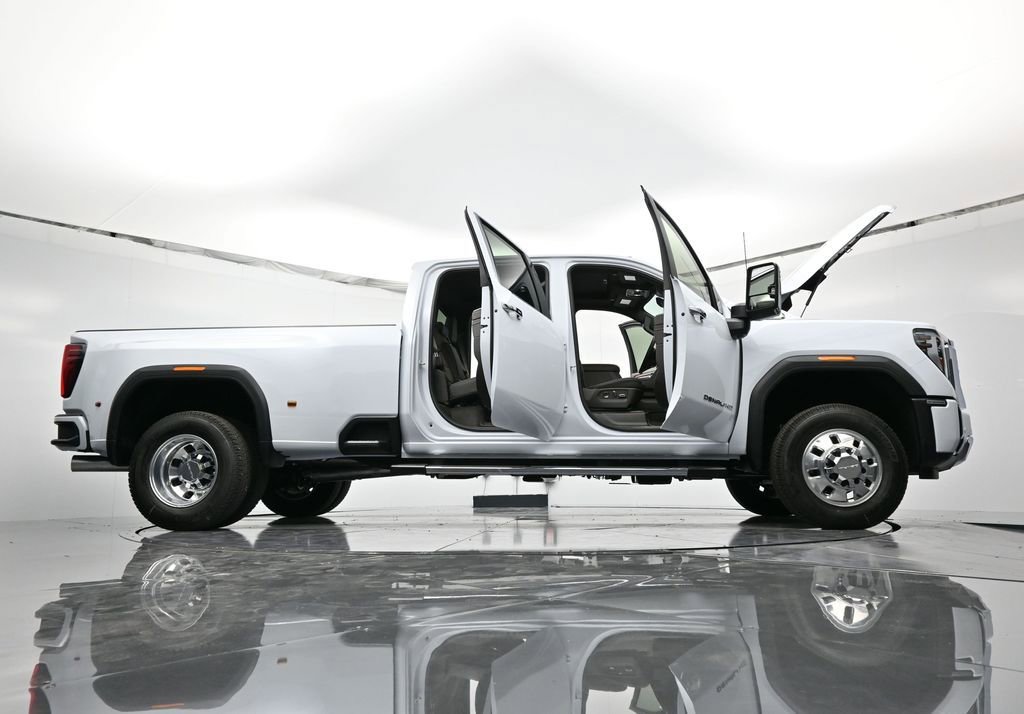 New 2026 GMC Sierra 3500 Denali w/ Technology Package image 50