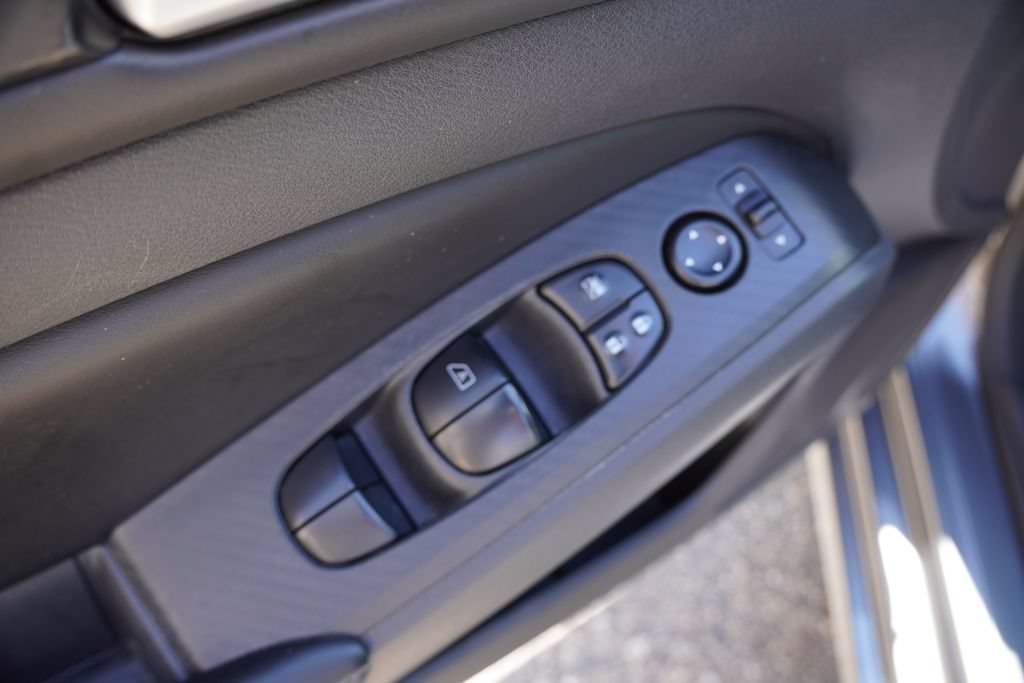Used 2025 Nissan Altima 2.5 SV FWD image 20