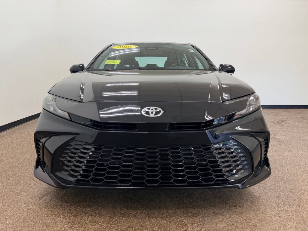 Used 2025 Toyota Camry SE FWD image 9