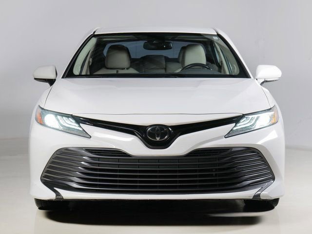 Used 2019 Toyota Camry XLE w/ Navigation Package image 6