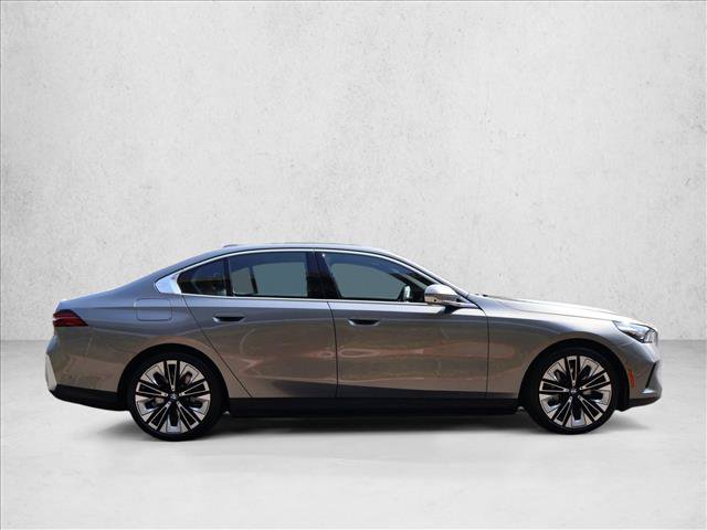Used 2026 BMW i5 eDrive40 AWD/4WD image 5