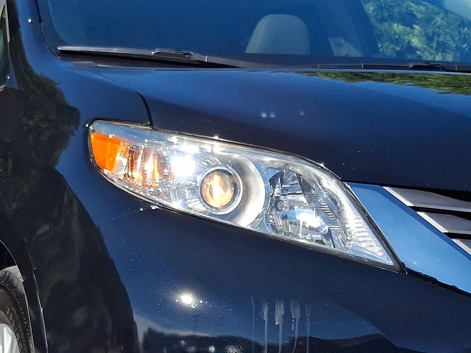 Used 2016 Toyota Sienna XLE w/ XLE Navigation Package FWD image 9