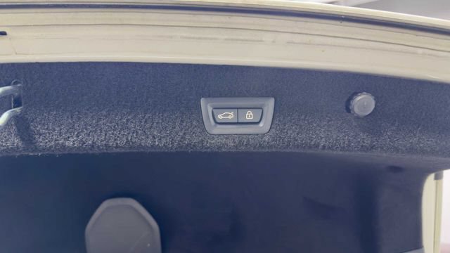 Used 2019 BMW 750i w/ Autobahn Package RWD image 36