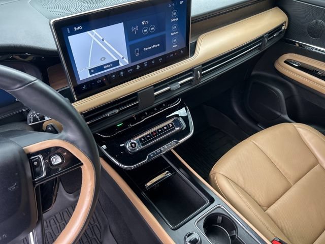 Used 2023 Lincoln Corsair Reserve w/ Jet Appearance Package FWD image 31