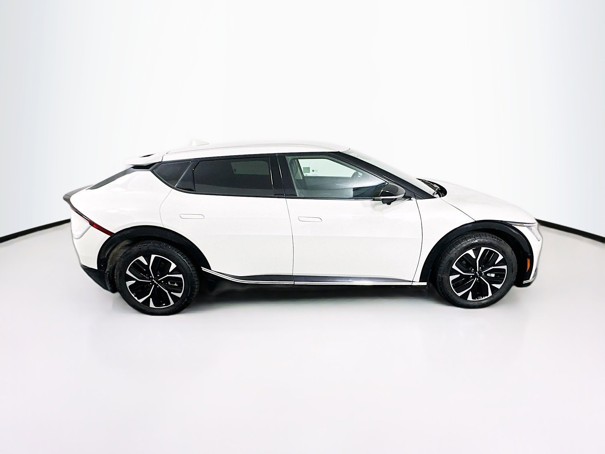 Used 2024 Kia EV6 Wind w/ Wind Technology Package RWD image 10