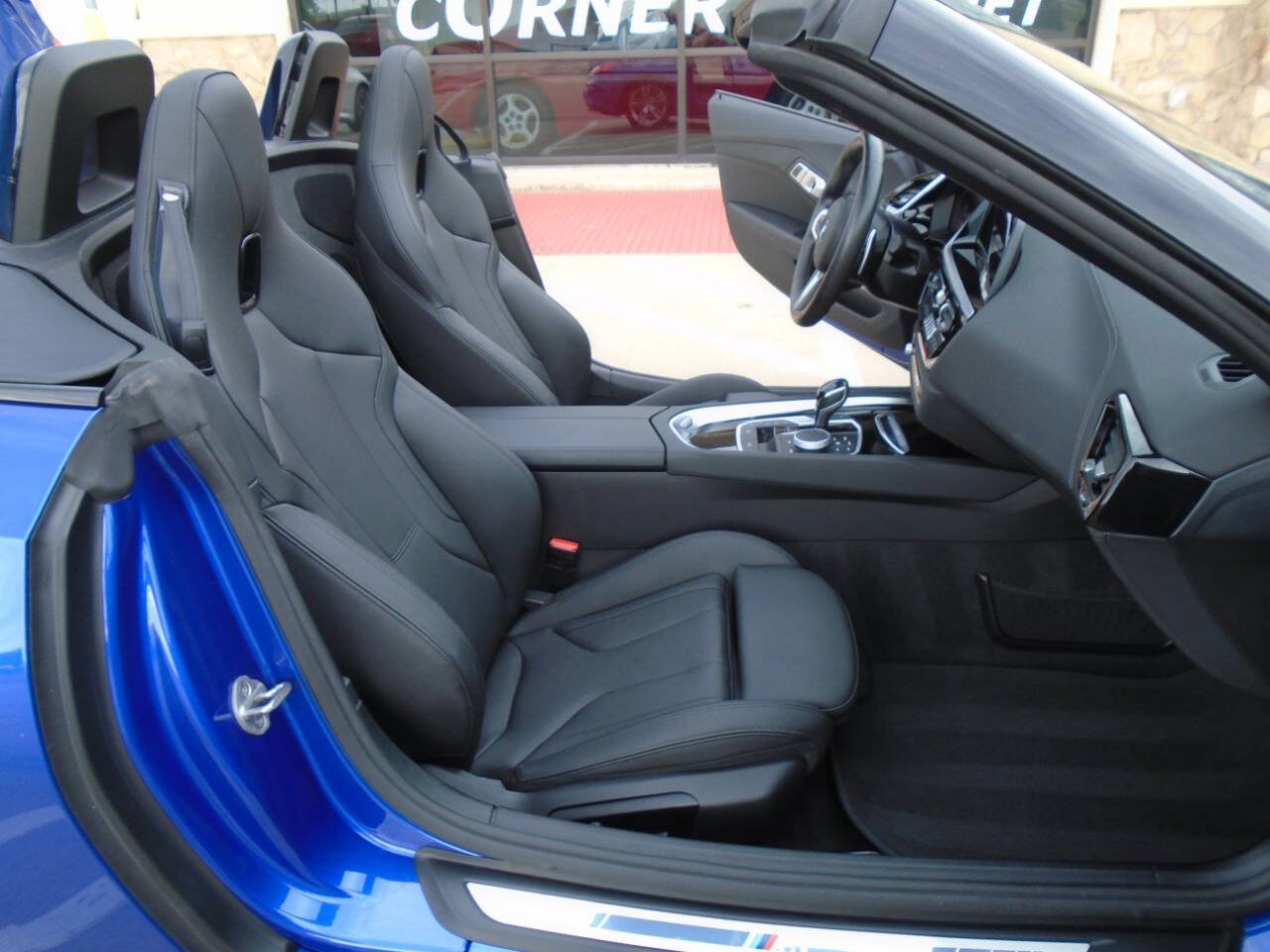 Used 2026 BMW Z4 sDrive30i RWD image 9