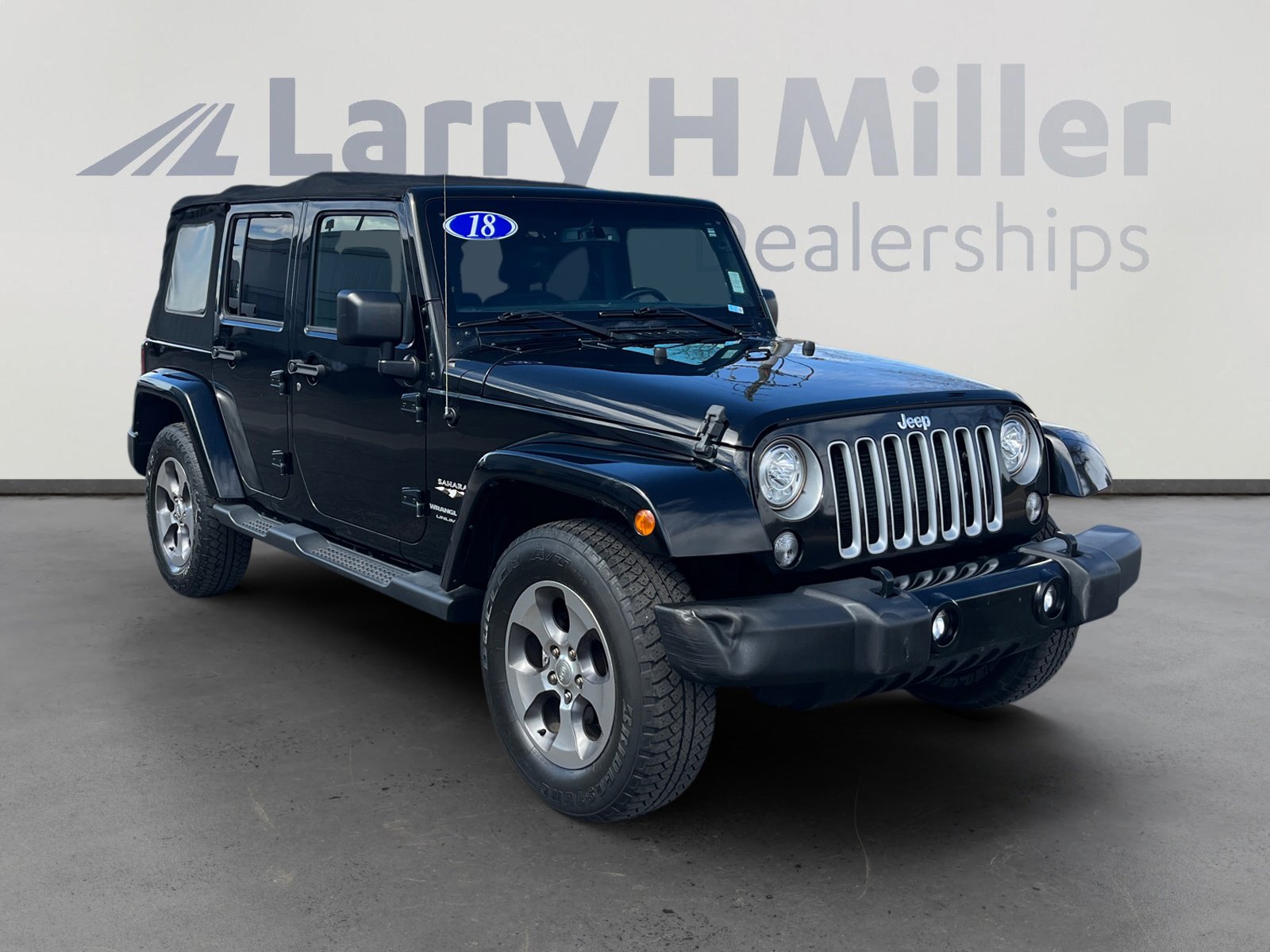 Used 2018 Jeep Wrangler Unlimited Sahara w/ Connectivity Group image 7