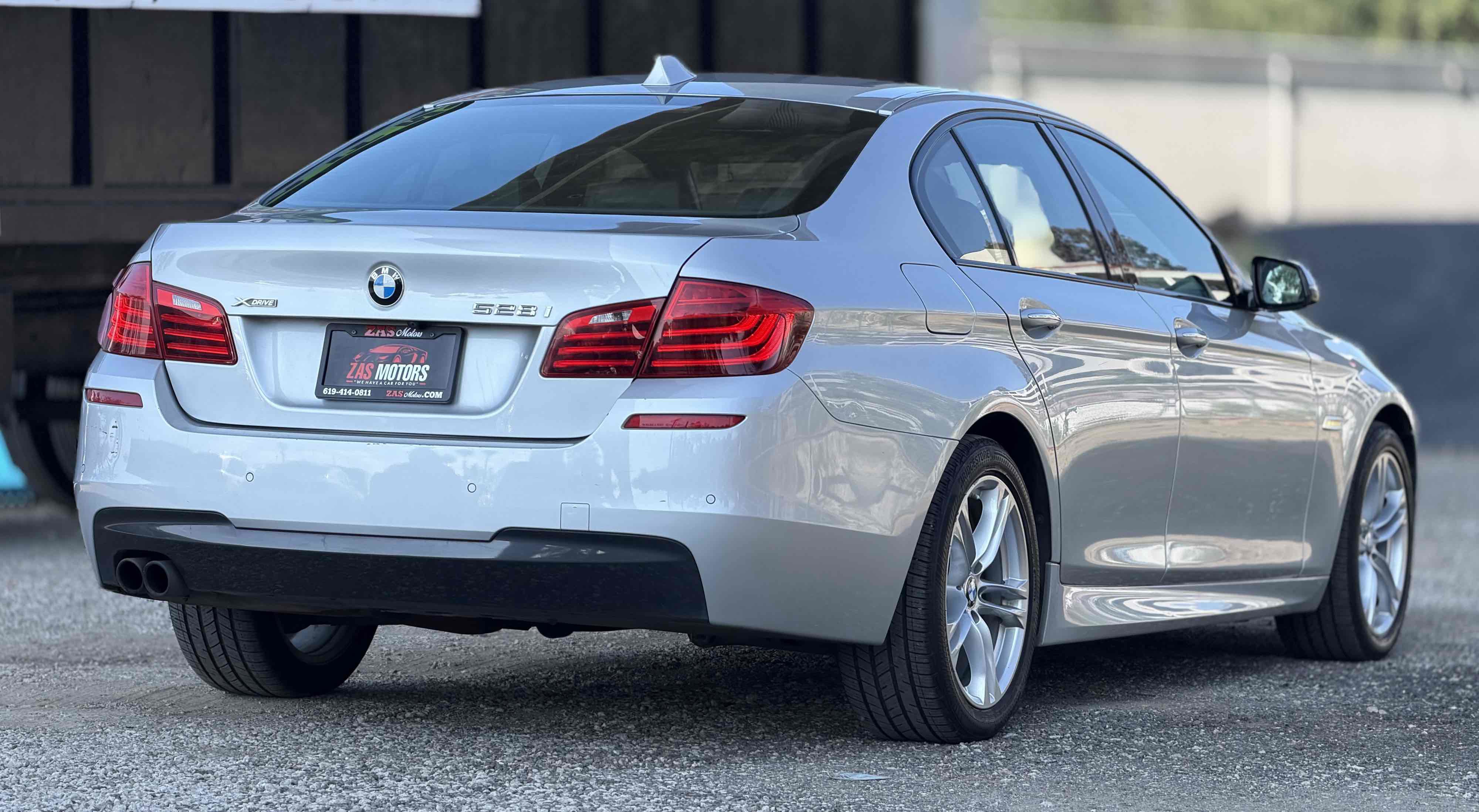 Used 2016 BMW 528i xDrive Sedan AWD/4WD image 8