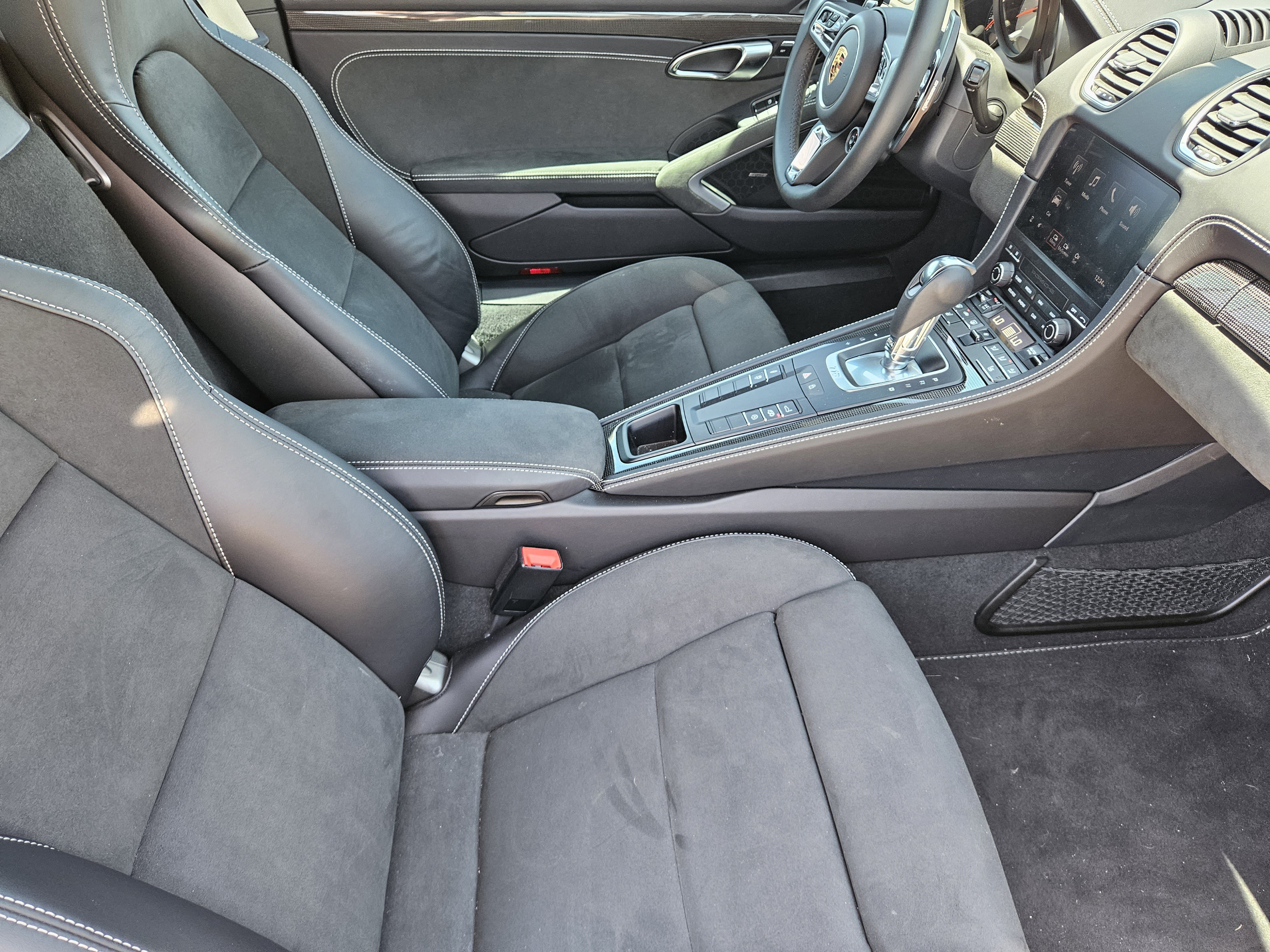 Certified 2024 Porsche 718 Cayman GTS RWD image 15