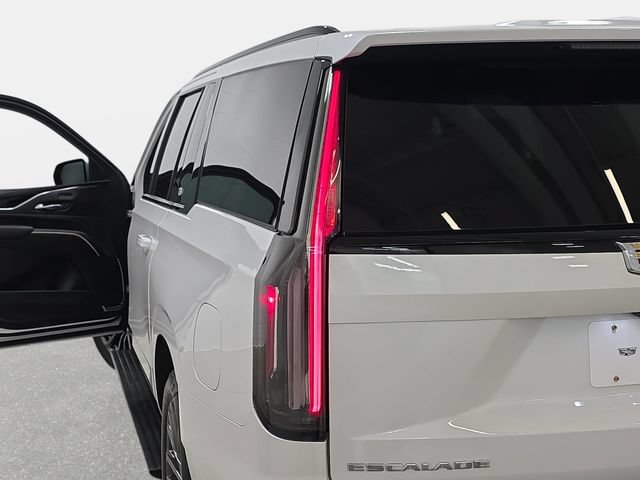 Certified 2024 Cadillac Escalade ESV V w/ LPO, Floor Liner Package AWD/4WD image 31