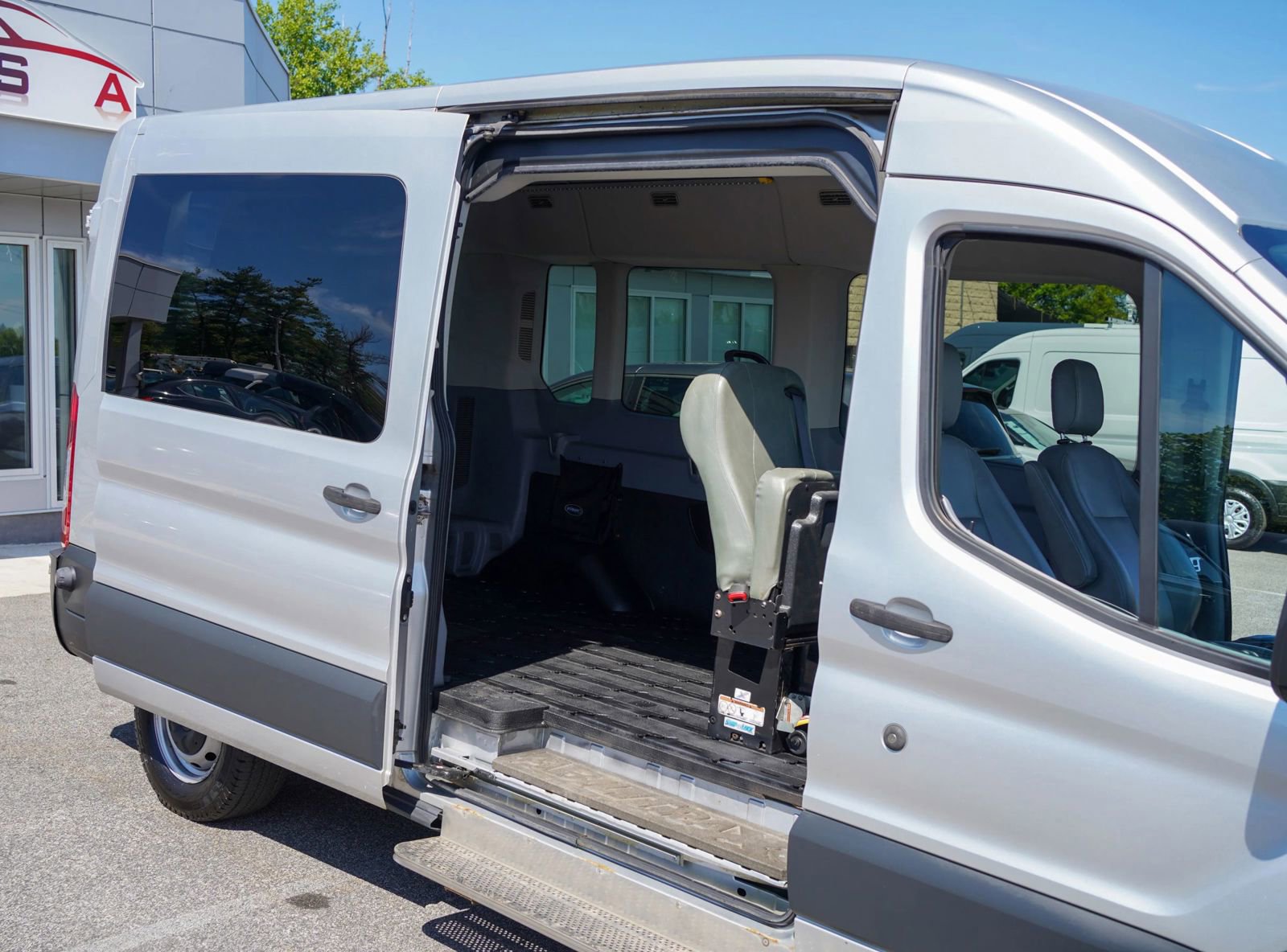 Used 2016 Ford Transit 350 XL RWD image 16