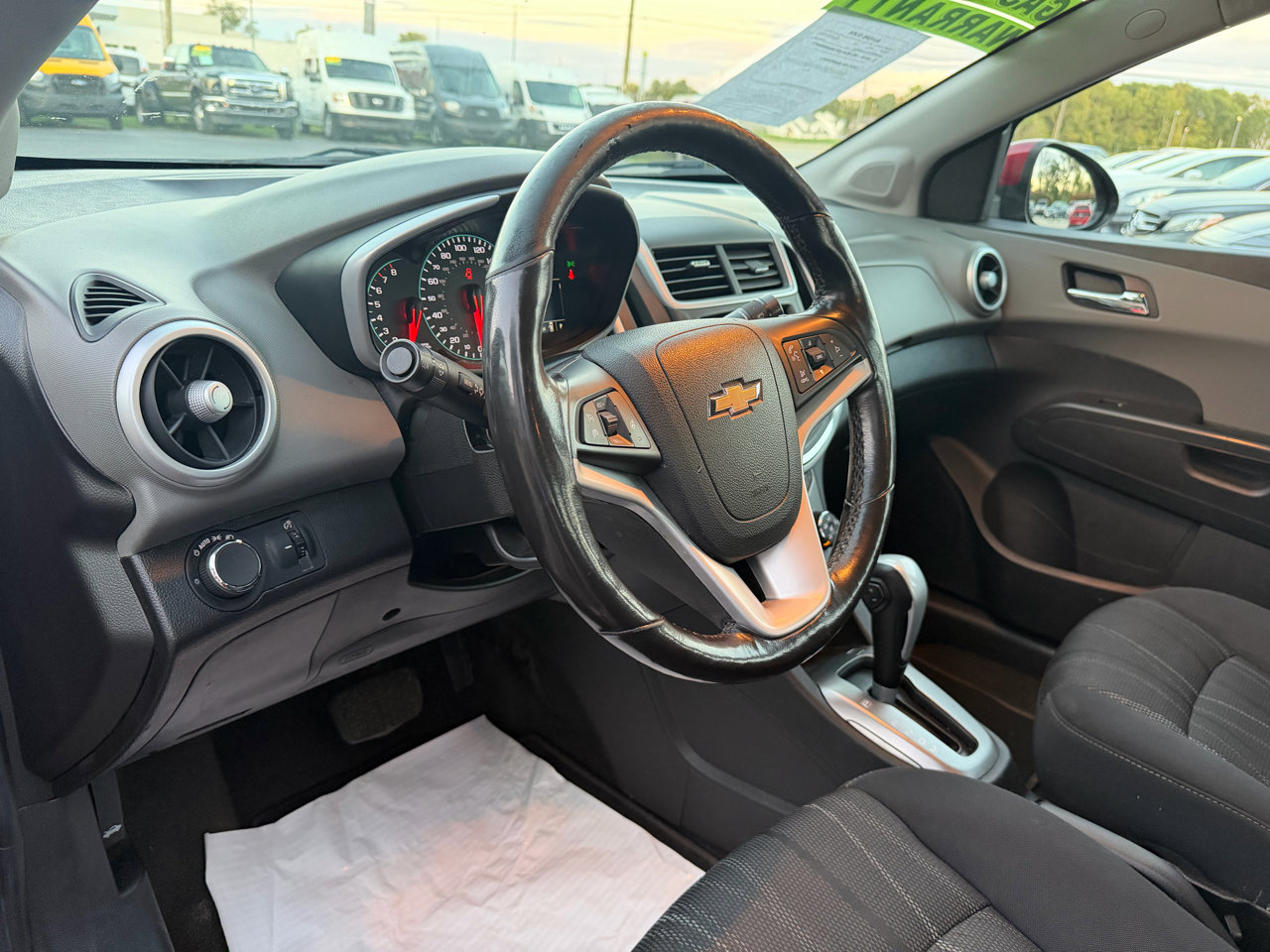 Used 2018 Chevrolet Sonic LT w/ Convenience Package image 18