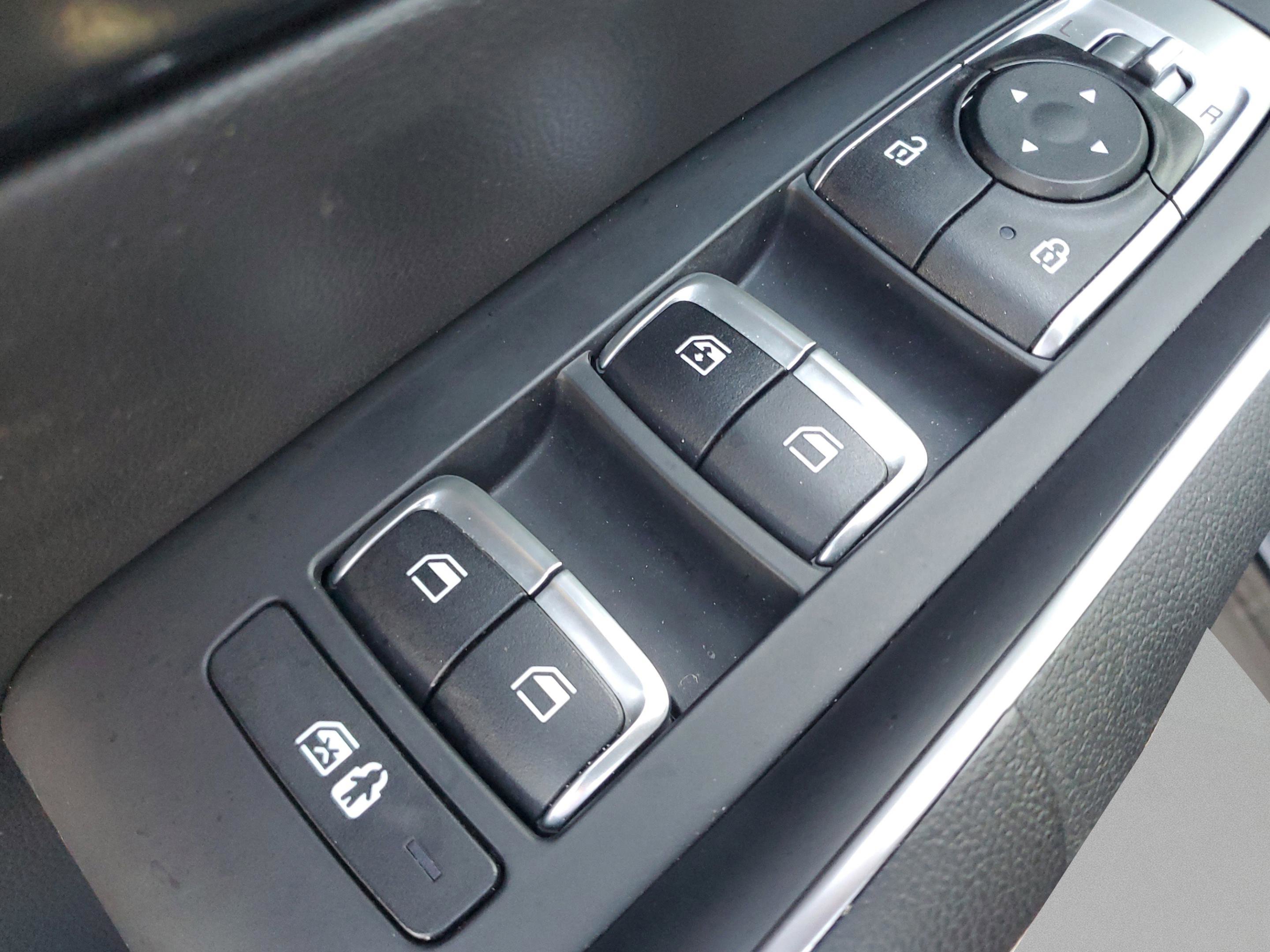 Certified 2023 Kia Sorento LX image 19