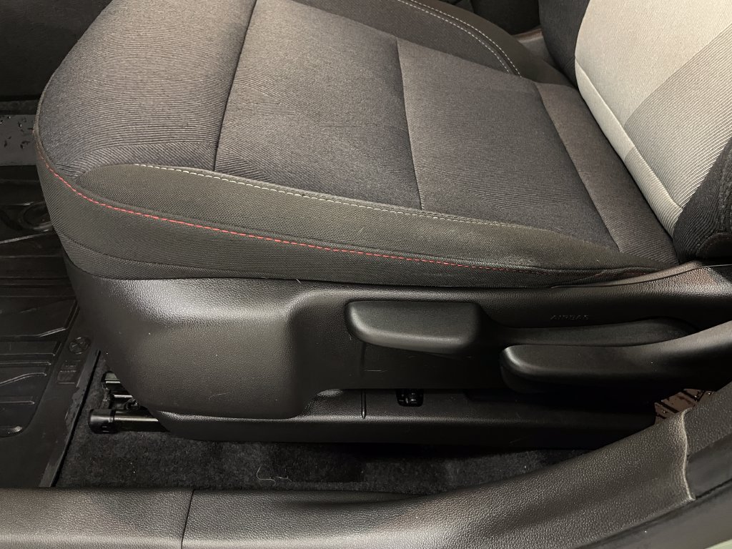 Certified 2024 Chevrolet Trax RS w/ Driver Confidence Package FWD image 21