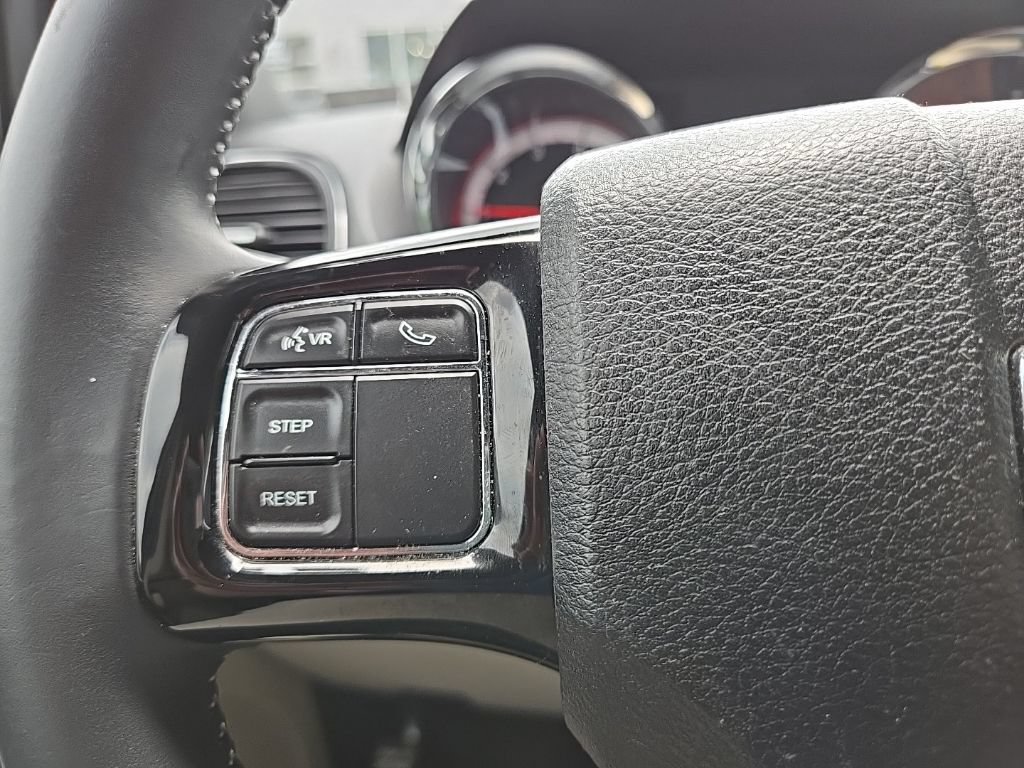 Used 2016 Dodge Grand Caravan SE FWD image 15