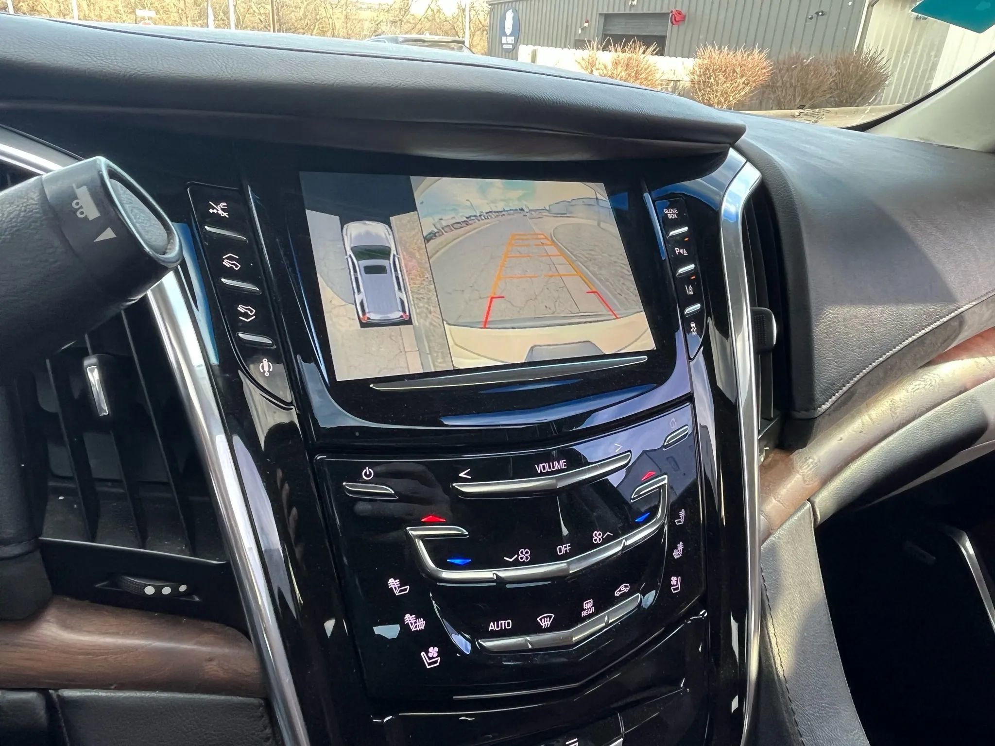 Used 2015 Cadillac Escalade Premium image 12