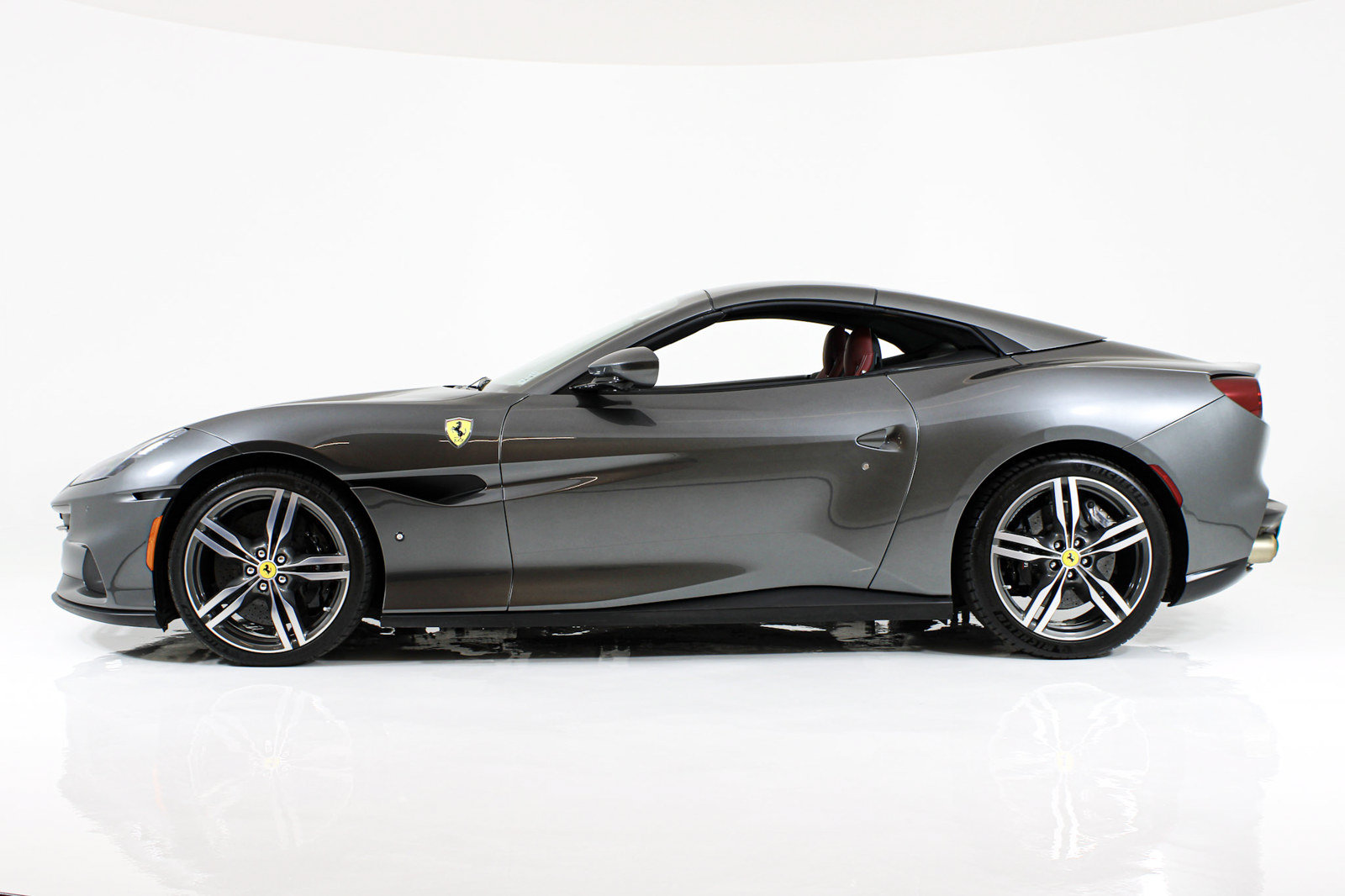 Certified 2022 Ferrari Portofino M RWD image 6