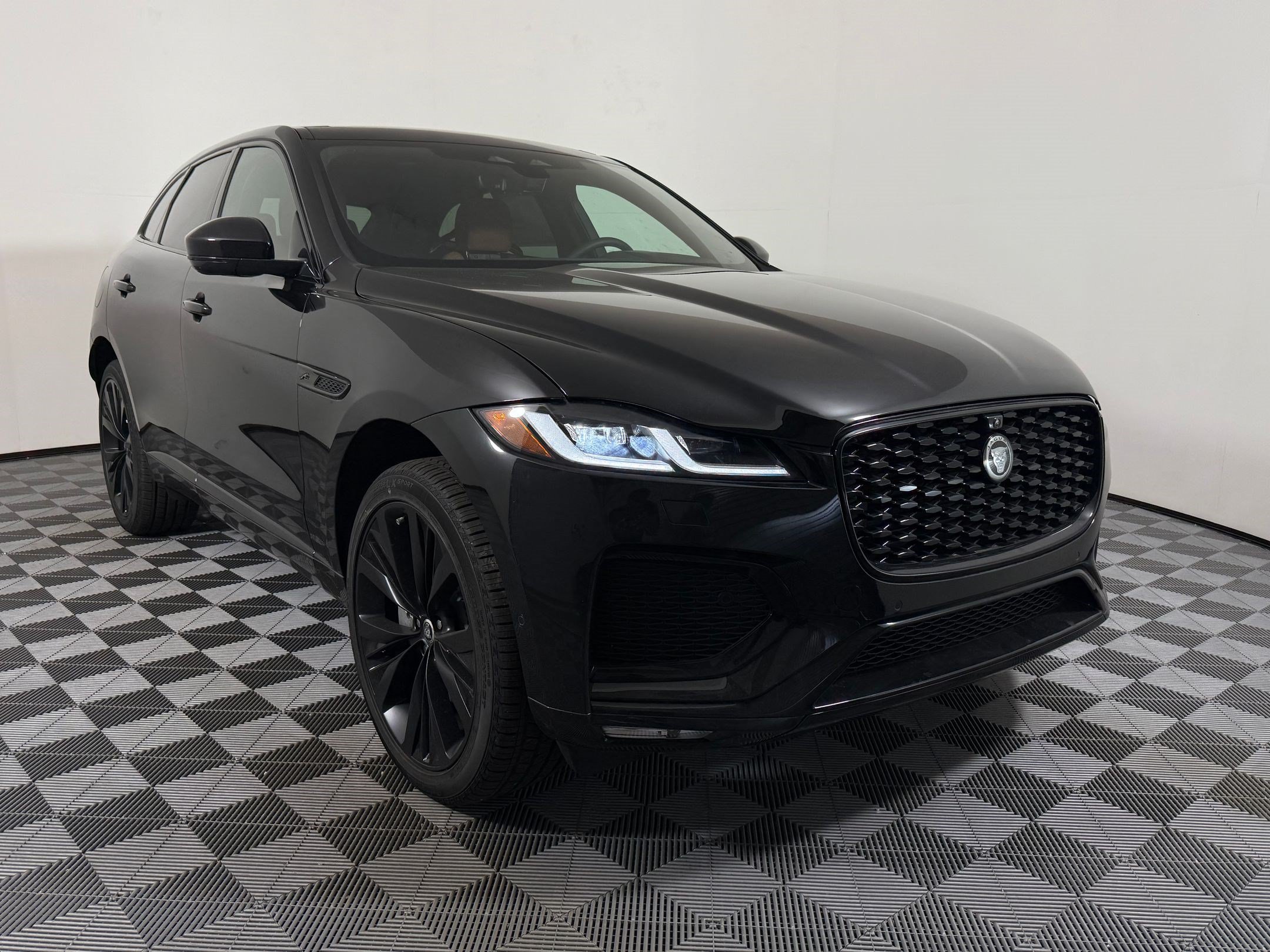 New 2026 Jaguar F-PACE R-Dynamic S AWD/4WD image 7