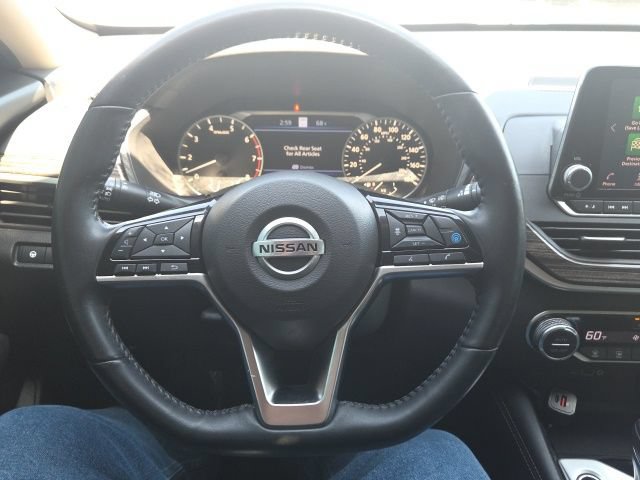 Used 2020 Nissan Altima 2.0 Platinum FWD image 34