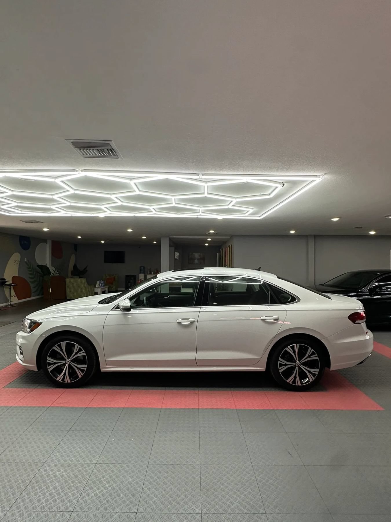Used 2021 Volkswagen Passat 2.0T SE FWD image 3