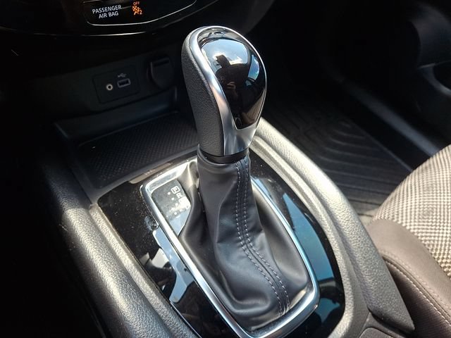 Used 2022 Nissan Rogue Sport SV FWD image 16